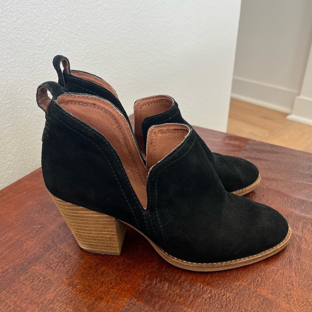 Jeffrey Campbell Rosalee Black Suede Ankle Stacked Heel Boho Cabin Booties 8.5